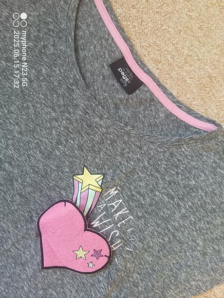 Crop-top zn."page one young" vel."146-152", 146