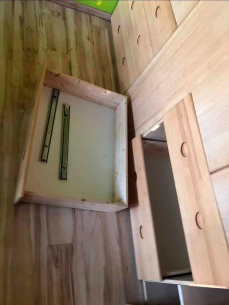 Masiv domestav velká šatní skříň, 