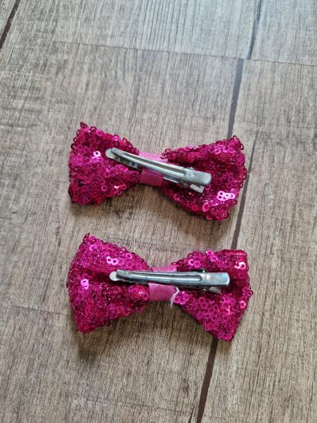 Dívčí mašlicky na sponce, 