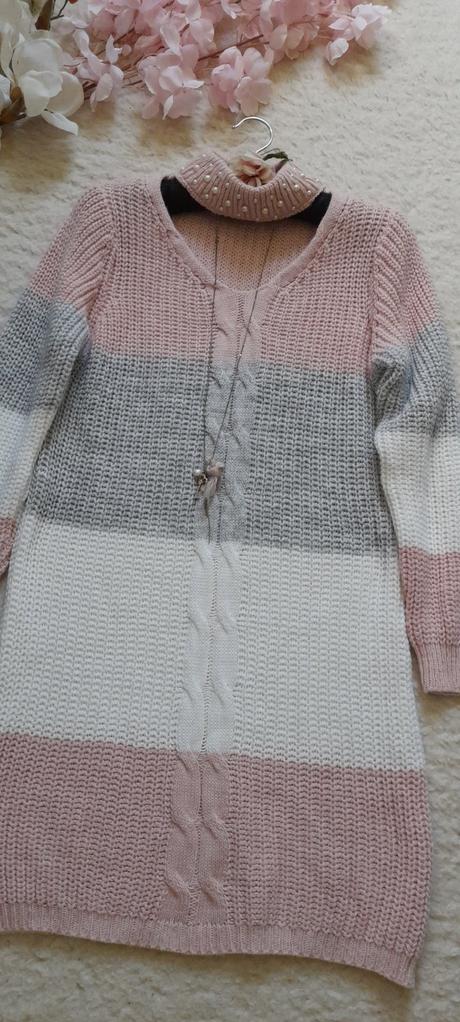 Zdobené svetrové mini šaty, 