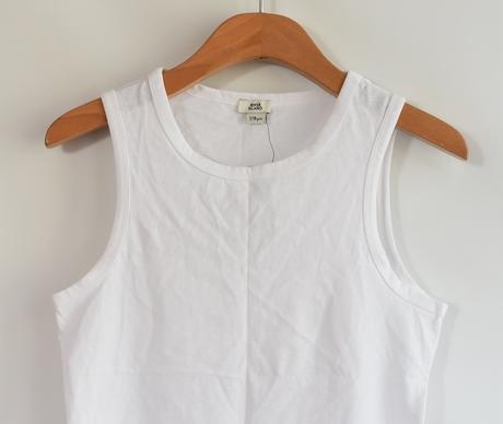 Tílko vel. 7 - 8 let, river island,128