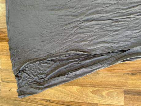 Šedé maxišaty s volánem, vel m i méně, m