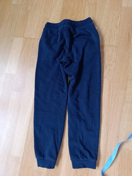 Modré tepláky, lupilu,122