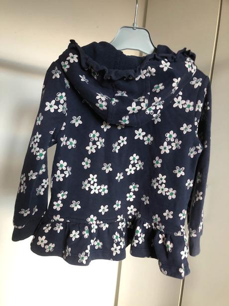 Modrá mikina s kytičkama, 98