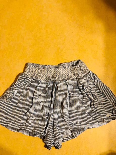 Kraťasy vel. 140-146, 140