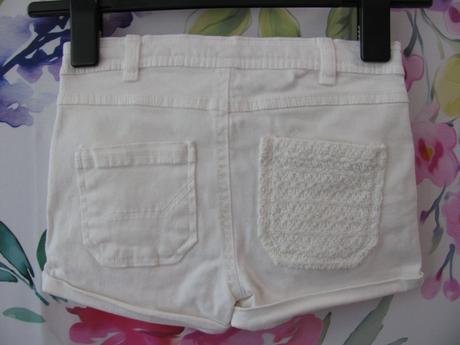 Krásné bílé pružné kraťasy zdobené krajkou, house,116