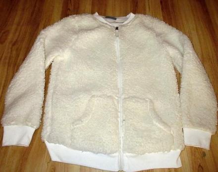 Chlupatá bunda, 146