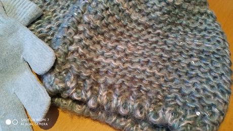 Souprava-čepice,chomout,rukavice, 