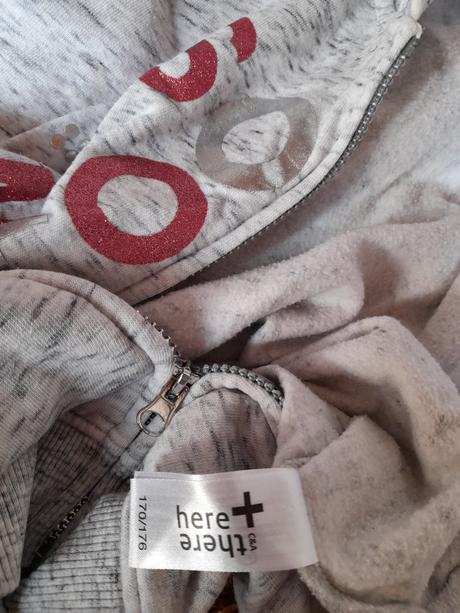 Mikina světle šedá céáčko třpytivá vel 140, c&a,140