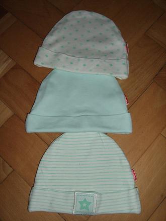 3 x čiapočka fisher price - cena spolu, nenosené, 56