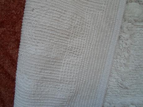 Bílá koupelnová předložka,