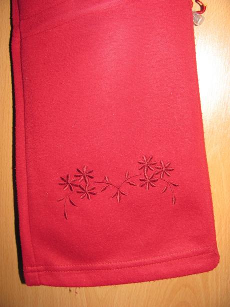 Vínové kalhoty, 128