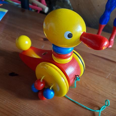 Starší tahací kačer dřevěný,