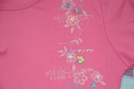 140 146 triko s květinovými flitry, 146