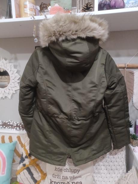 Extra teplá zimní bunda s kožíškem uvnitř, new look,170 / m