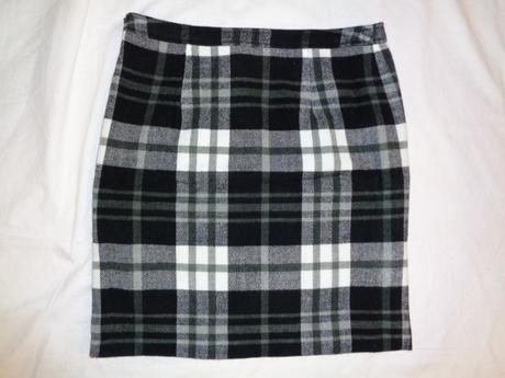 Nádherná černobílá teplejší sukně, 40 / l / m