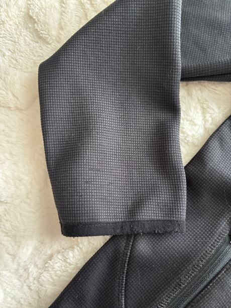 K3/ mikina silná - v.9/10 let, 140