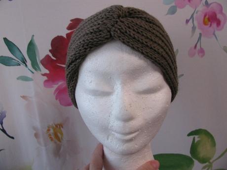 Dámská, dívčí hnědá čelenka na zimu, 58