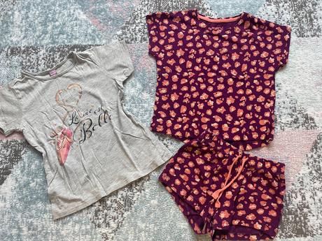 Komplet a tricko 122/128, 122