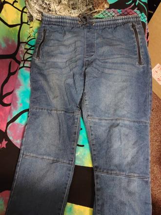 Teplákové džíny, 36