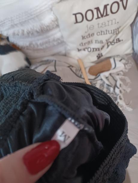 Šortky s krajkou, 152