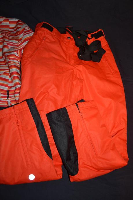 Moderní zimní set na snowboard nebo lyže,164-xs, 164