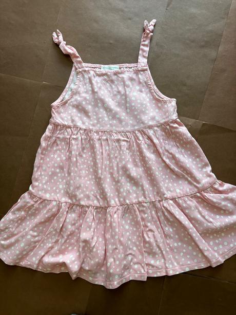 Ob/ šaty s puntíky - v.4/5 let, primark,110
