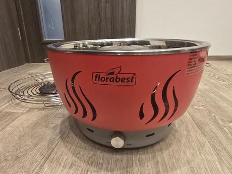 Přenosný gril s bohatým příslušenstvím, 