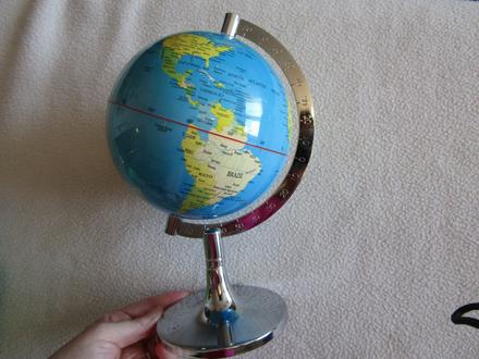 Pěkný jako nový globus, celková výška 24 cm, 