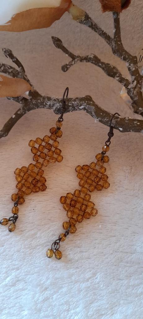 Korálkové dlouhé visací náušnice, 