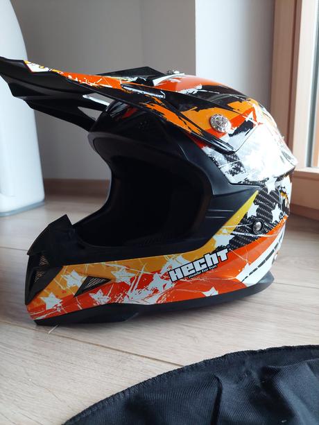 Přilba pro čtyřkolku a motocykly, 