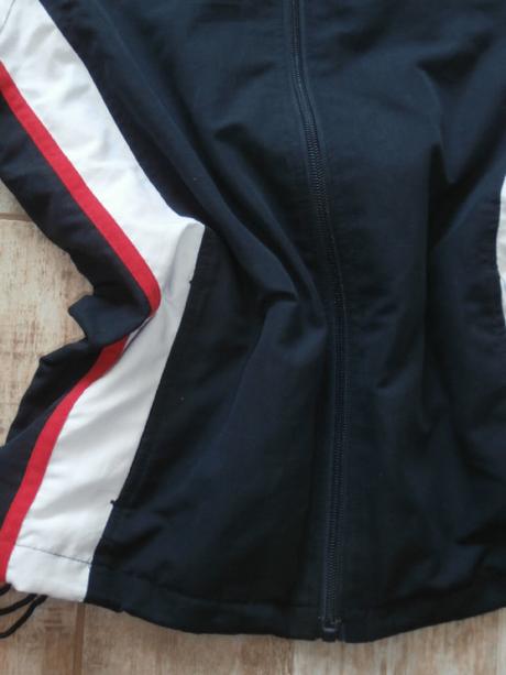 Přechodová bunda, 152