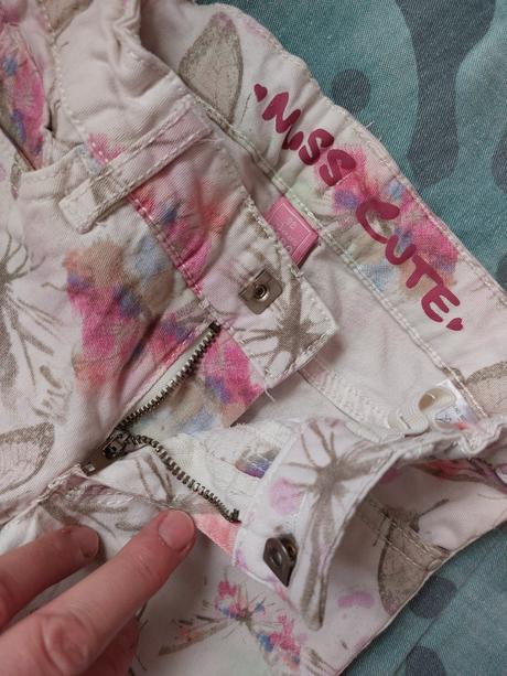 Džíny motýlci, 98