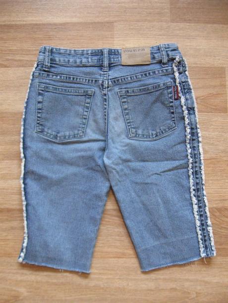 Džínové kraťasy, 146
