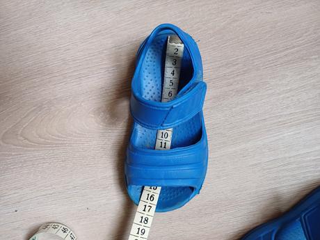 Gumové sandály, 26