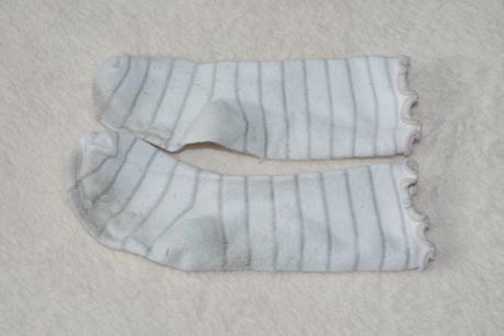 Vyssi bile ponozky, 22