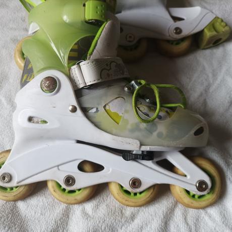 Dětské kolečkové brusle, 30