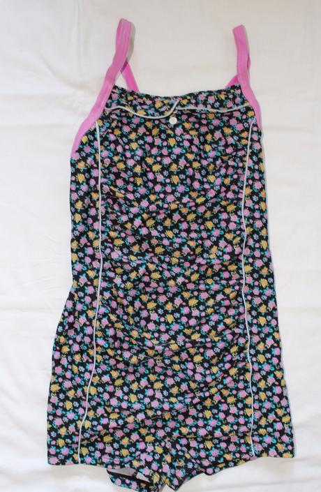 Aw41. jednodílné nohavičkové plavky 11 let, tu,146