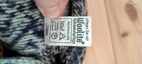 Vlněná dámská čepice, 56