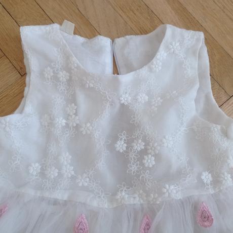 2x sváteční šaty, 104