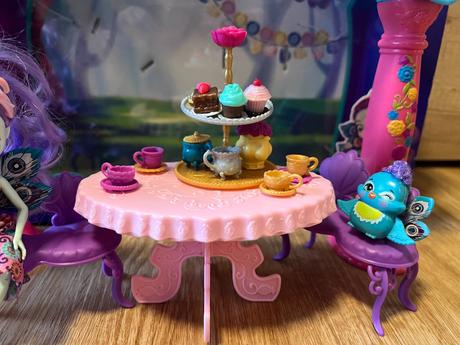 Enchantimals - zahradní altán + panenka + zvířátko, 