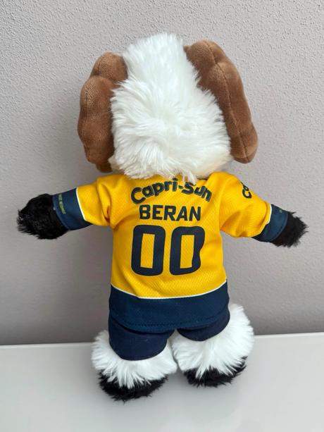 Plyšový maskot beran, ri okna berani zlín, 