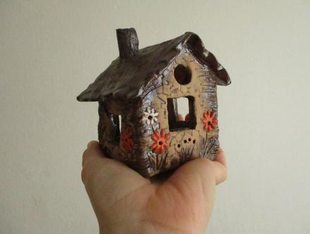 Keramický domeček na čajovou svíčku,