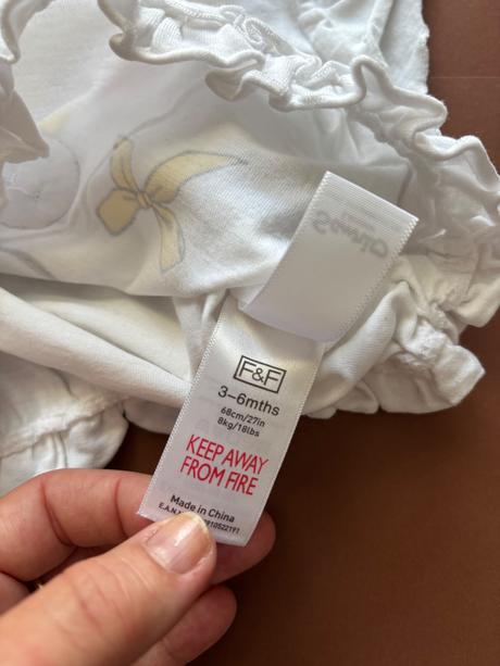 Triko bíle s hello kitty - v.3/6 měs., marks & spencer,68