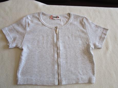 Pěkné šedé elast. bavl. kratší tričko, v. xs-s, xs