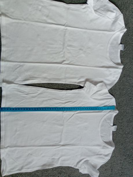 2 x bílé triko, 134