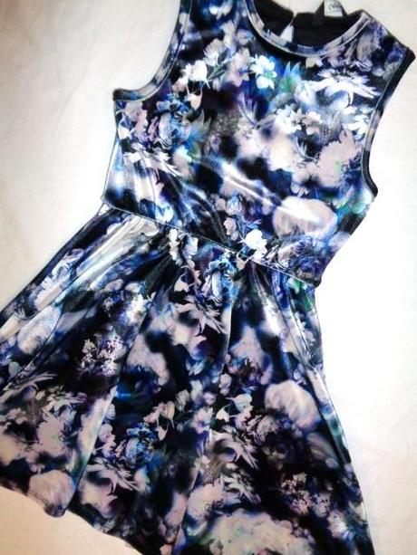 Luxusní modrofialové květované šaty - sametové, george,116