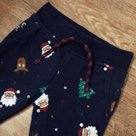 Vánoční tepláčky, 68