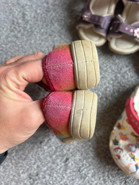 2x sandály, 1x tenisky, 1x crocsy vel. 27, cupcake,27
