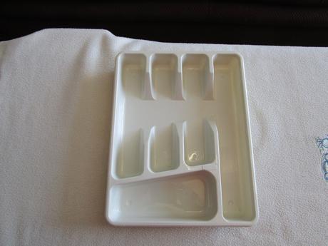 Nepoužitý plastový pořadač na příbory, tesco, 